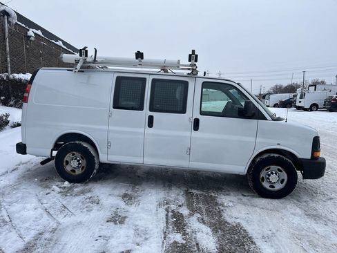 Used 2013 Chevrolet Express 2500 image 4