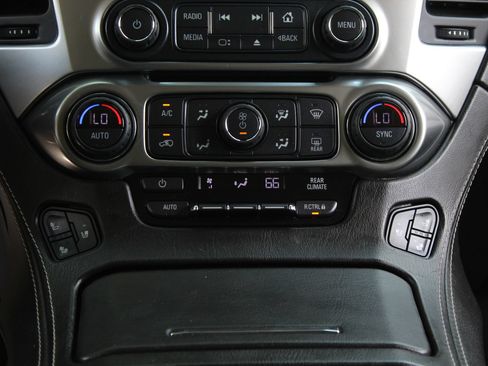Used 2019 Chevrolet Tahoe Premier AWD/4WD image 19