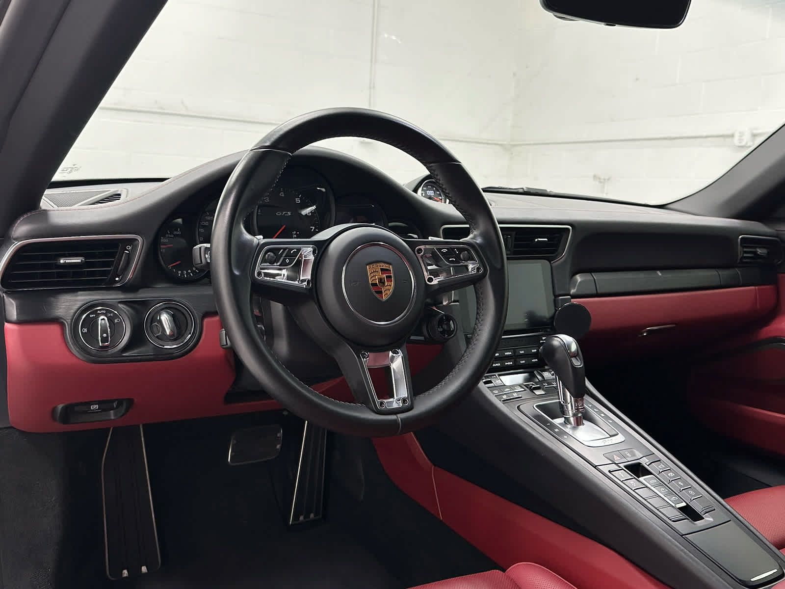Used 2019 Porsche 911 Carrera GTS RWD image 17