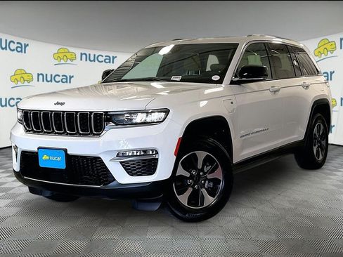 Used 2023 Jeep Grand Cherokee 4WD 4xe image 3