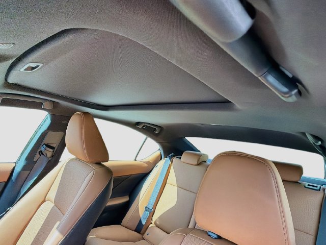 Used 2025 Lexus IS 350 F Sport w/ Accessory Package RWD image 25