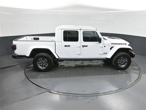 New 2025 Jeep Gladiator Mojave image 28