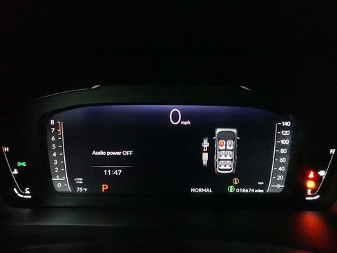 Used 2025 Honda Pilot Elite image 19