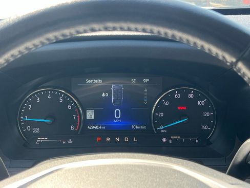 Used 2022 Ford Explorer Limited w/ Equipment Group 301A AWD/4WD image 33