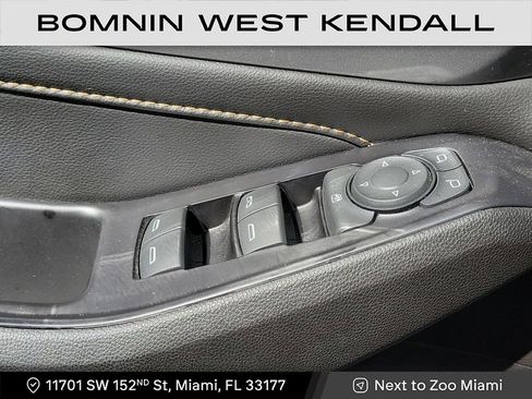 Used 2018 Chevrolet Traverse LT image 27