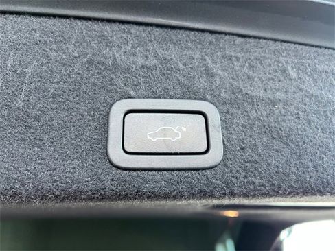 Used 2016 Volvo XC60 T5 Platinum w/ Climate Package image 15