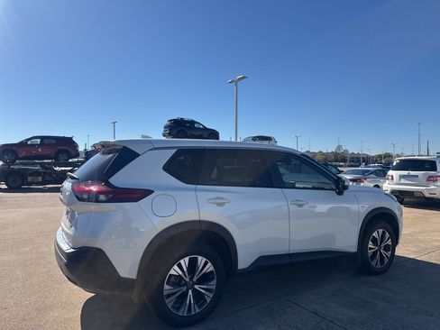Certified 2023 Nissan Rogue SV image 22