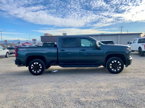 Used 2020 Chevrolet Silverado 2500 Custom w/ Custom Value Package image 6