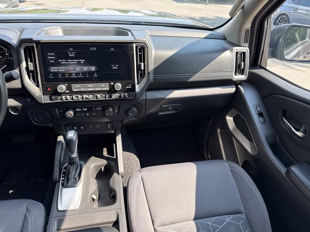 Certified 2025 Nissan Frontier SV w/ SV Convenience Package RWD image 29