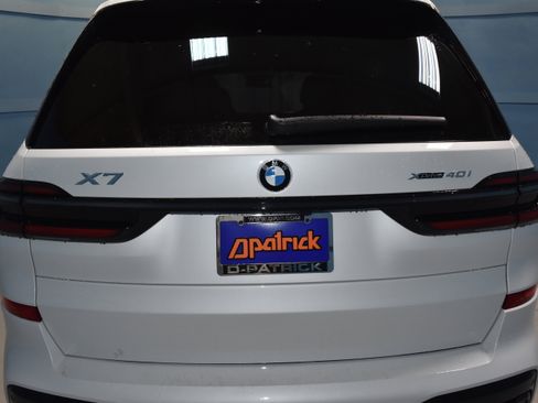 New 2026 BMW X7 xDrive40i w/ Executive Package image 25