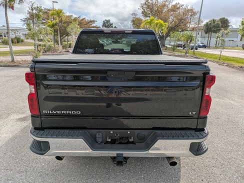 Used 2021 Chevrolet Silverado 1500 LT RWD image 5