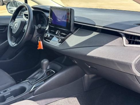 Used 2025 Toyota Corolla LE FWD image 20