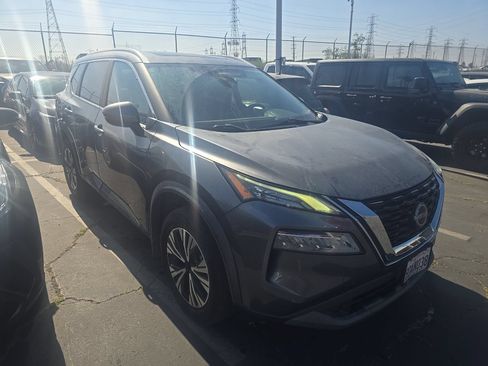 Used 2022 Nissan Rogue SV w/ SV Premium Package FWD image 4