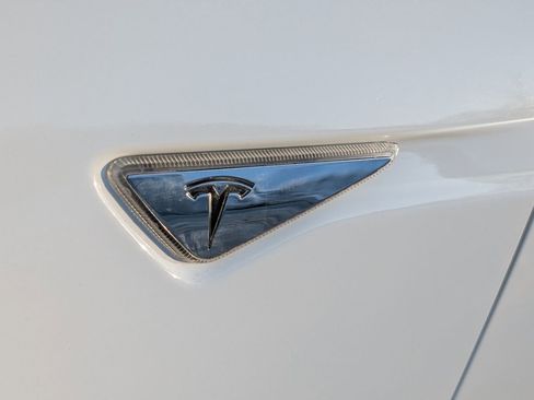 Used 2013 Tesla Model S image 25