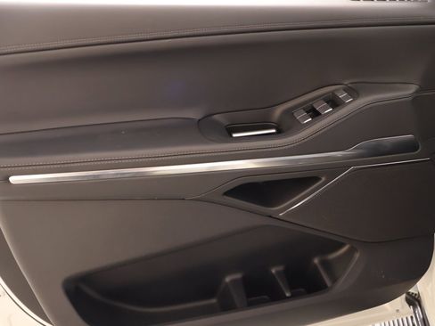New 2026 Lincoln Navigator Premiere AWD/4WD image 17