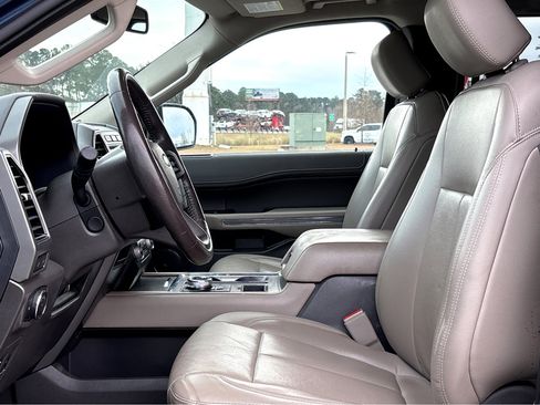Used 2019 Ford Expedition Max XLT w/ Equipment Group 202A image 13