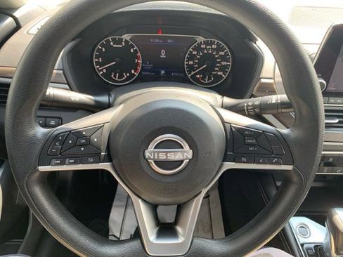 Used 2023 Nissan Altima 2.5 SV FWD image 27