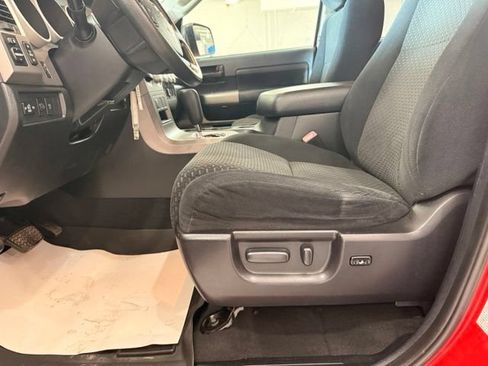 Used 2010 Toyota Tundra 4x4 CrewMax image 7