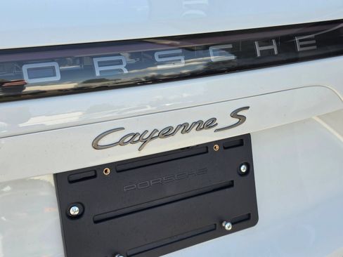 Used 2023 Porsche Cayenne S Platinum AWD/4WD image 6