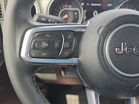 Used 2021 Jeep Wrangler Unlimited Sahara AWD/4WD image 17