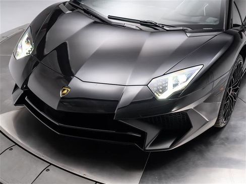 Used 2017 Lamborghini Aventador LP 750-4 Superveloce image 9