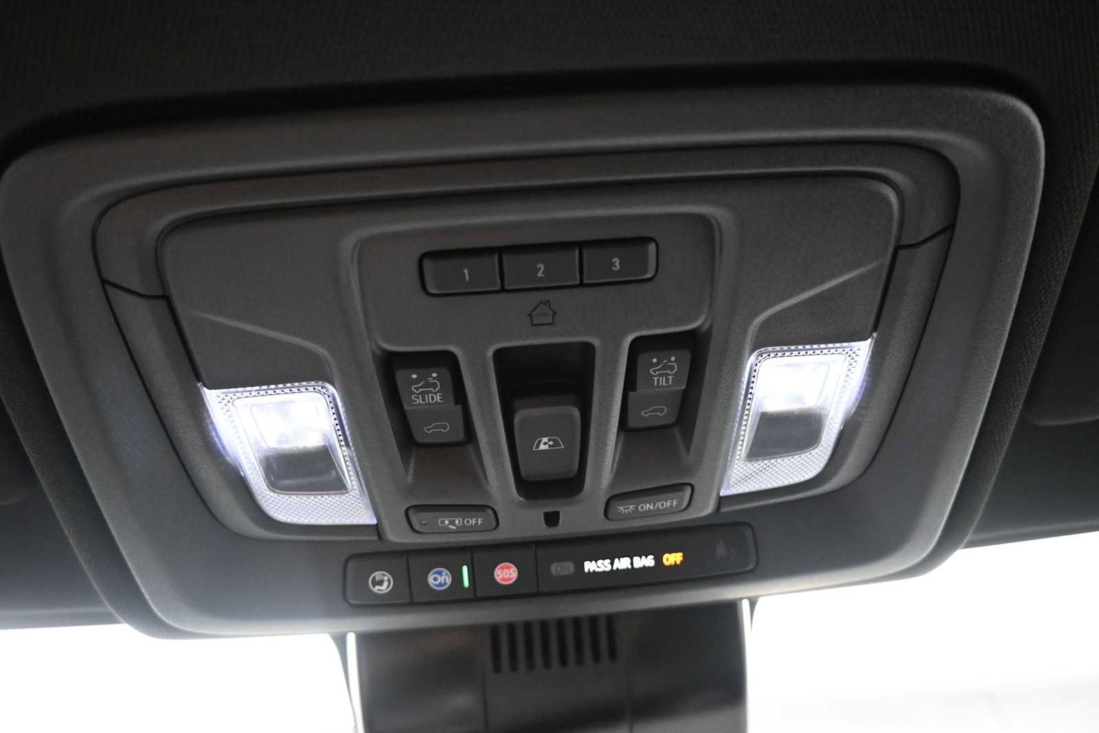 Used 2024 Chevrolet Silverado 2500 High Country w/ High Country Premium Package AWD/4WD image 12