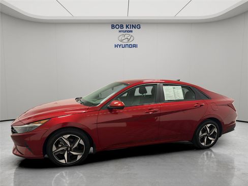 Certified 2023 Hyundai Elantra SEL w/ Convenience Package FWD image 2
