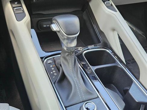 Used 2025 Kia Telluride S FWD image 11
