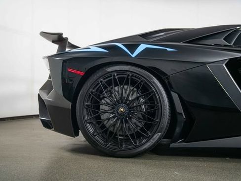 Used 2017 Lamborghini Aventador LP 750-4 Superveloce AWD/4WD image 11