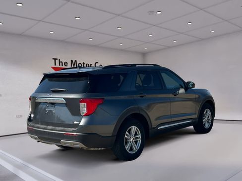 Used 2020 Ford Explorer XLT w/ Equipment Group 202A AWD/4WD image 5