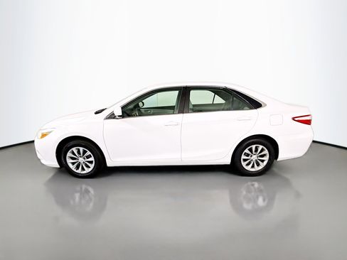Used 2016 Toyota Camry LE FWD image 6