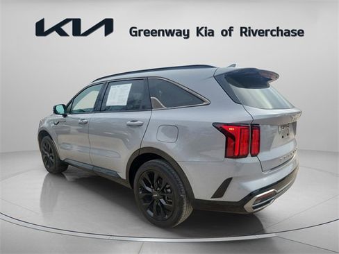 Used 2022 Kia Sorento SX image 4