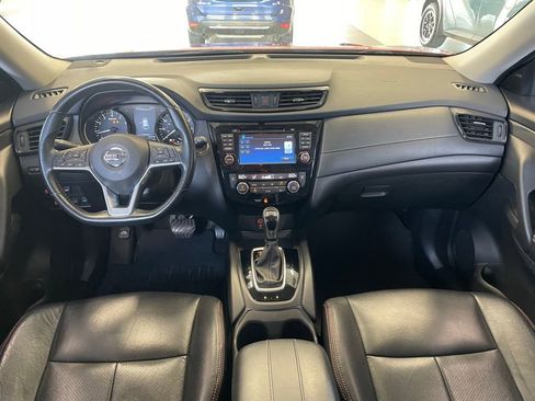 Certified 2017 Nissan Rogue SV w/ SV Premium Package image 12