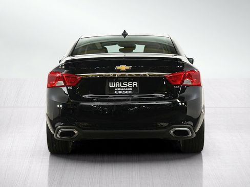 Used 2016 Chevrolet Impala LTZ w/ Enhanced Convenience Package FWD image 4