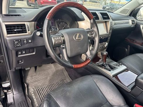 Used 2018 Lexus GX 460 image 18