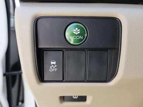 Used 2016 Honda Accord LX image 32