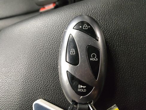 Used 2025 Hyundai Elantra Limited FWD image 32