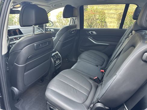 Certified 2022 BMW X7 xDrive40i w/ Executive Package image 21