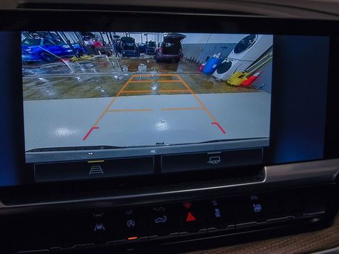 Used 2025 Chevrolet Silverado 1500 LT AWD/4WD image 24