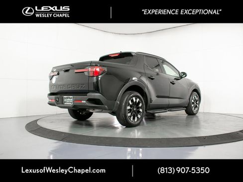 Used 2025 Hyundai Santa Cruz SEL FWD image 6