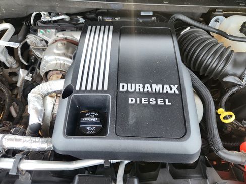 Used 2022 Chevrolet Silverado 1500 LT Trail Boss w/ LT Trail Boss Premium Package AWD/4WD image 31