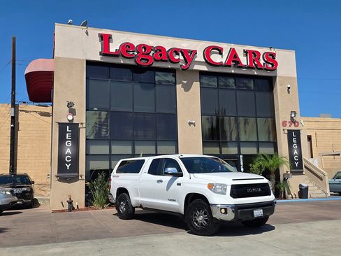 Used 2014 Toyota Tundra Limited w/ Limited Premium Package AWD/4WD image 2