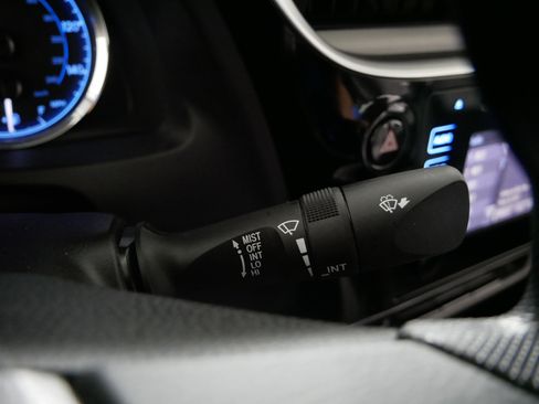 Used 2017 Toyota Corolla LE FWD image 32