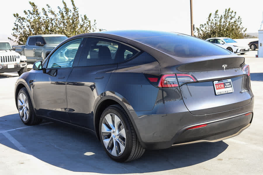 Used 2024 Tesla Model Y Long Range AWD/4WD image 7