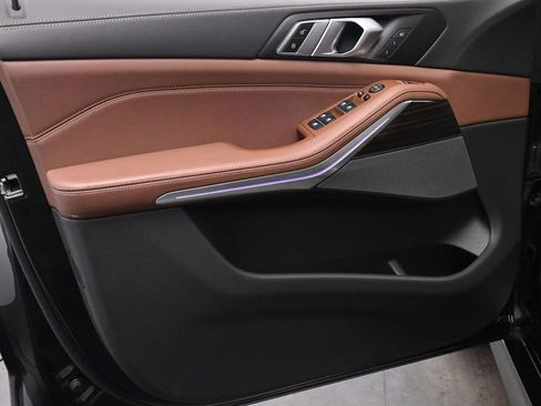 Used 2024 BMW X5 xDrive40i w/ M Sport Package AWD/4WD image 13