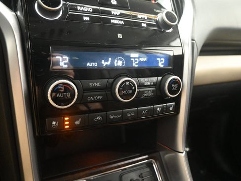 Used 2019 Subaru Ascent Touring AWD/4WD image 19