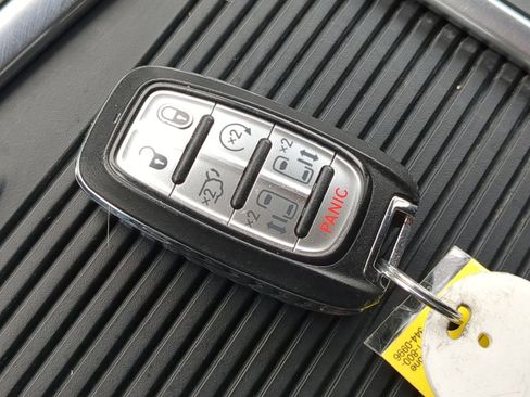 Used 2018 Chrysler Pacifica Touring-L Plus image 37