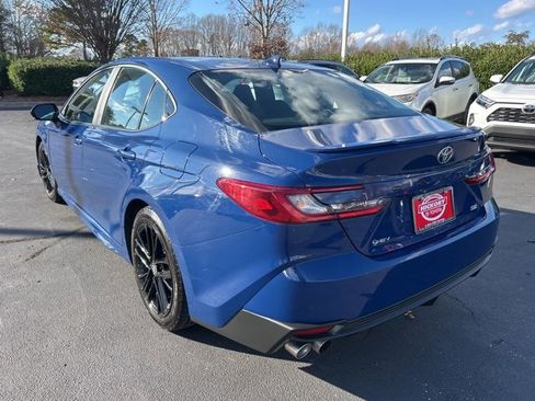 Used 2025 Toyota Camry SE image 7