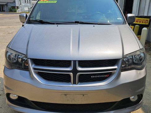 Used 2015 Dodge Grand Caravan R/T FWD image 2