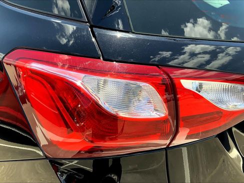 Used 2019 Chevrolet Equinox LS image 27
